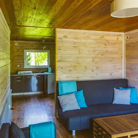 Surf Habenda Z Sauna Ogrodowa * Sarbsk